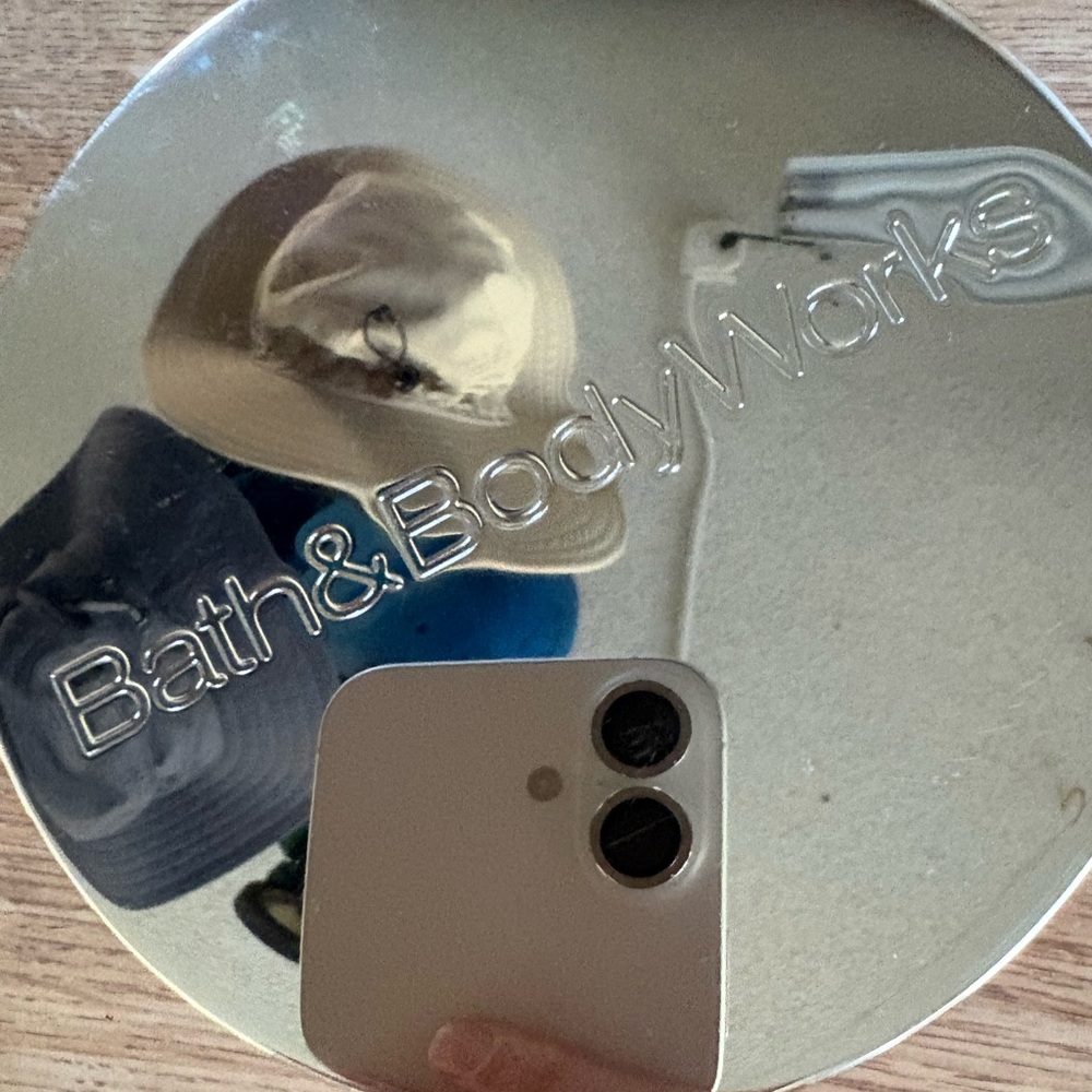 Bath and Body Works - Picture 2 of 4